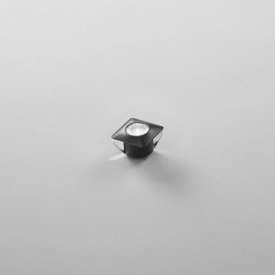 INC-ASSO-Q30C-NER_002.jpg